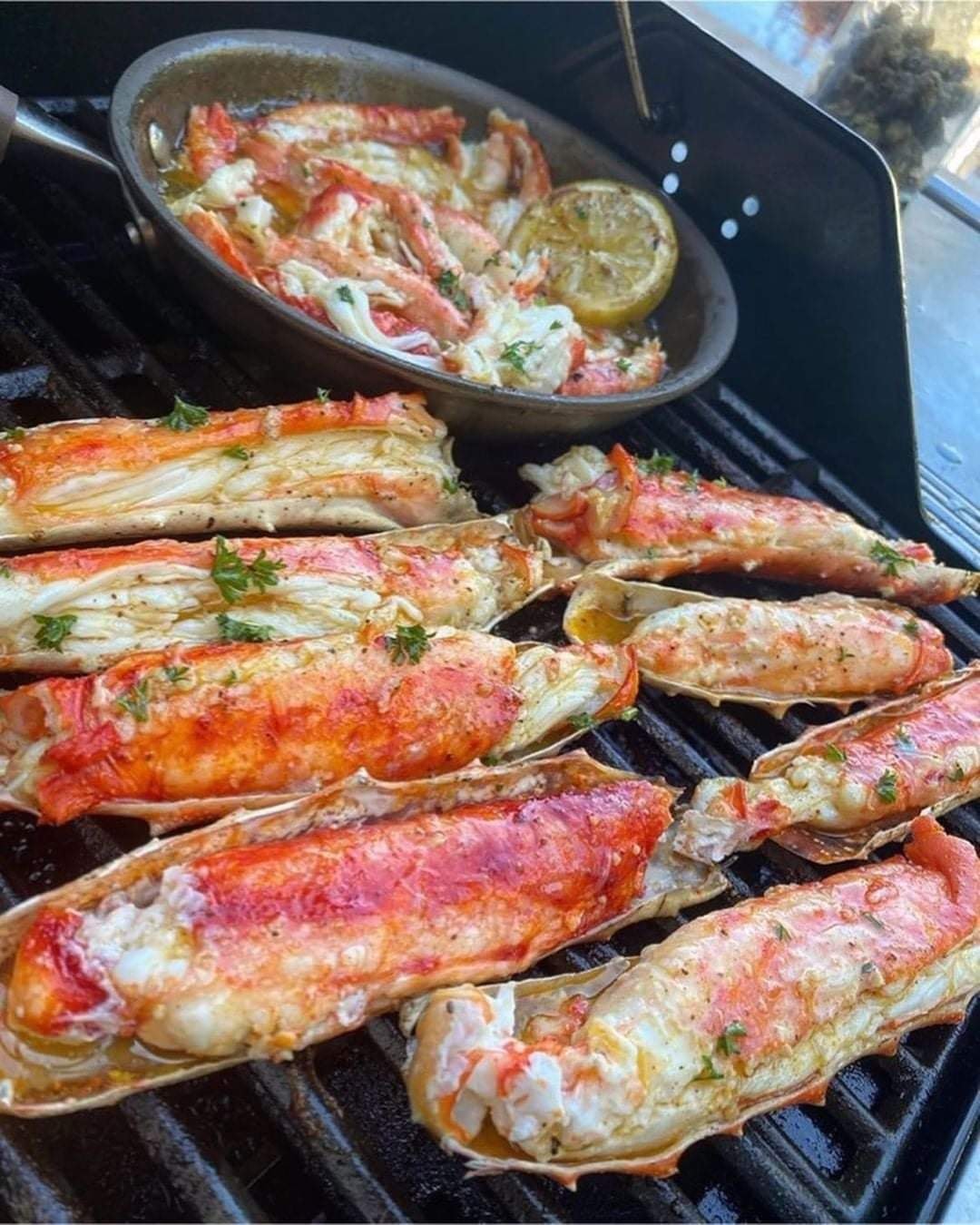 Baked Crab Legs in Butter Sauce – hopemakers